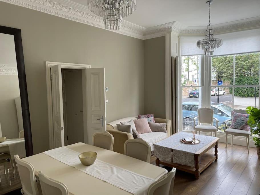 Appartamento Stylish 3-bedroom Flat In Kensington Londra